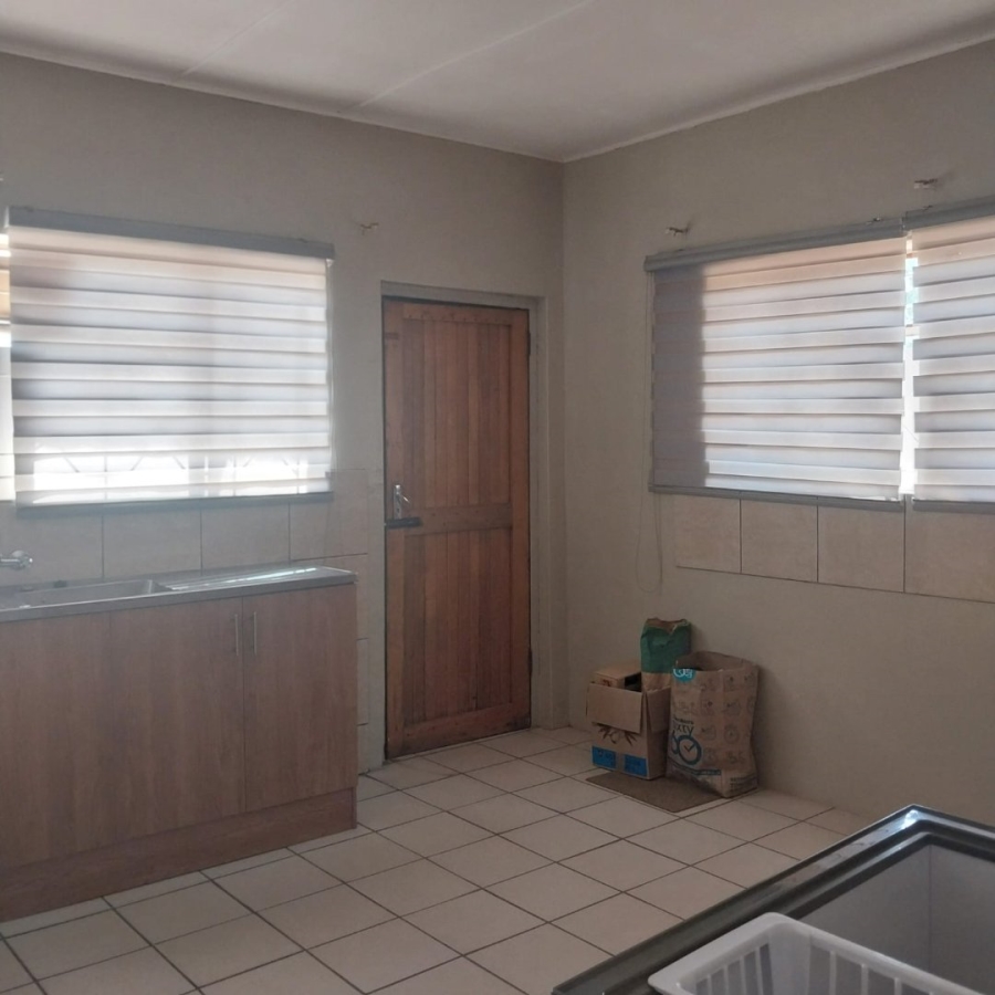 5 Bedroom Property for Sale in Diamant Park Northern Cape